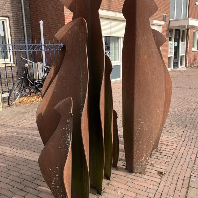 Sculptuur van 10 figuren