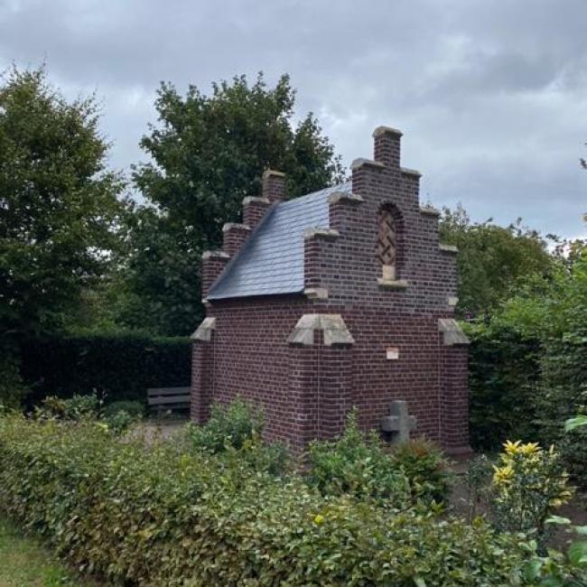 St Annakapel met moordkruis