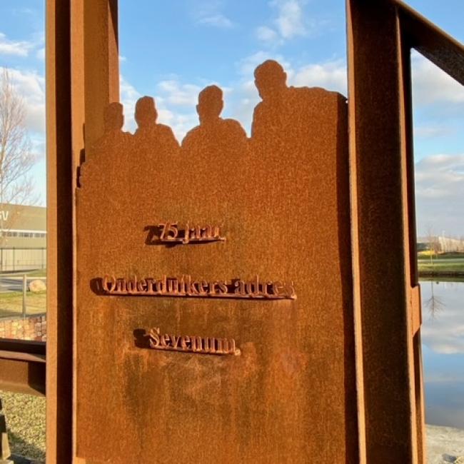 Herdenkingsmonument Hoeve Rust Roest