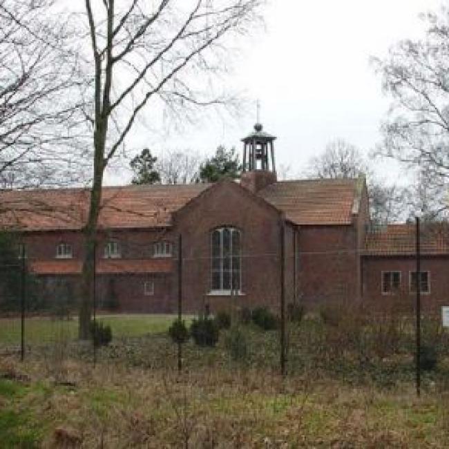 Rooms-katholieke parochiekerk OLV Onbevlekte Ontvangenis en Bajescafé
