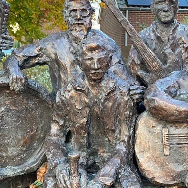 Standbeeld band Rowwen Hèze